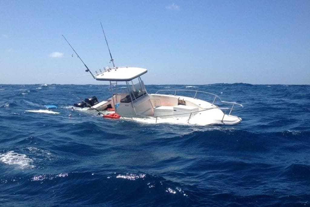 Expert Tips to Deal with A Sinking Boat