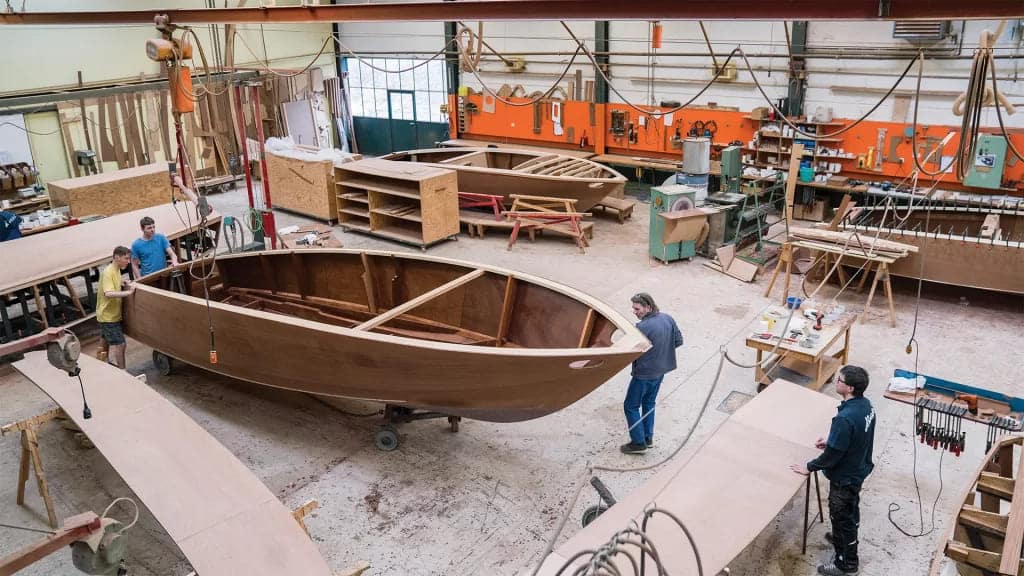 a workplace for making the boat