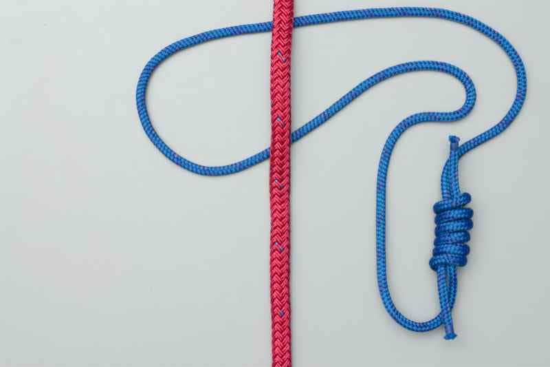 prusik boat knot with pink and blue ropes